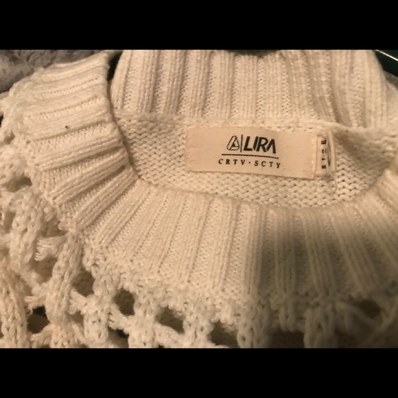 LIRA Small White Women’s Sweater - Picture 2 of 4